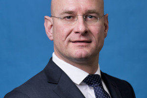 PvdA statenlid Jan Nieuwenburg wordt nieuwe burgemeester Hoorn